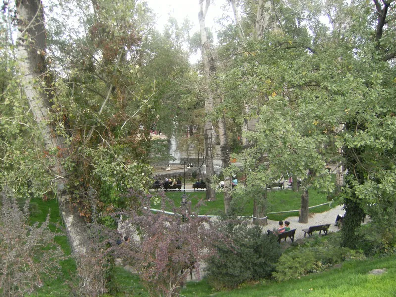 Kugulu parks (Kuğulu Park) — gulbji Ankaras centrā